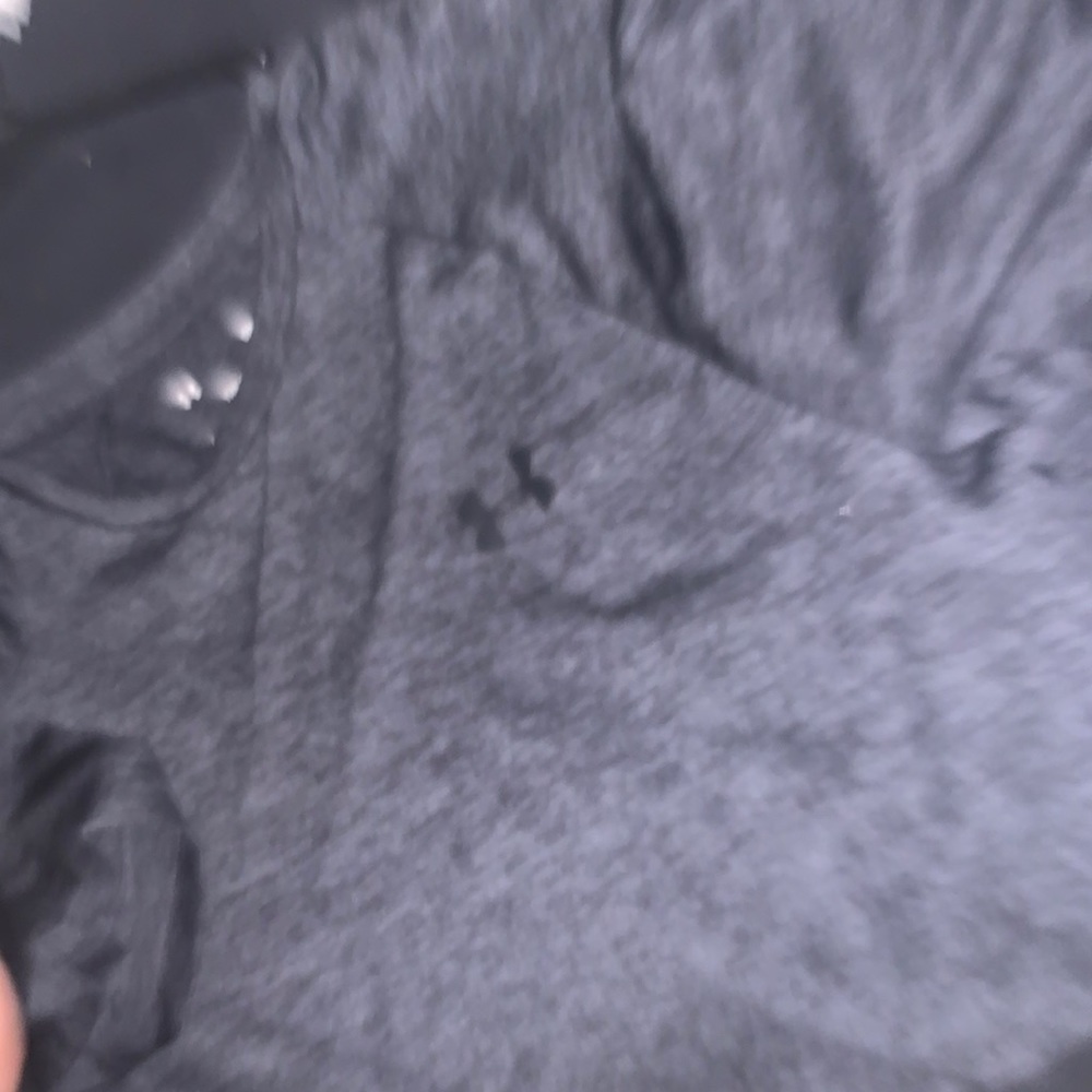Grey underarmer shirt